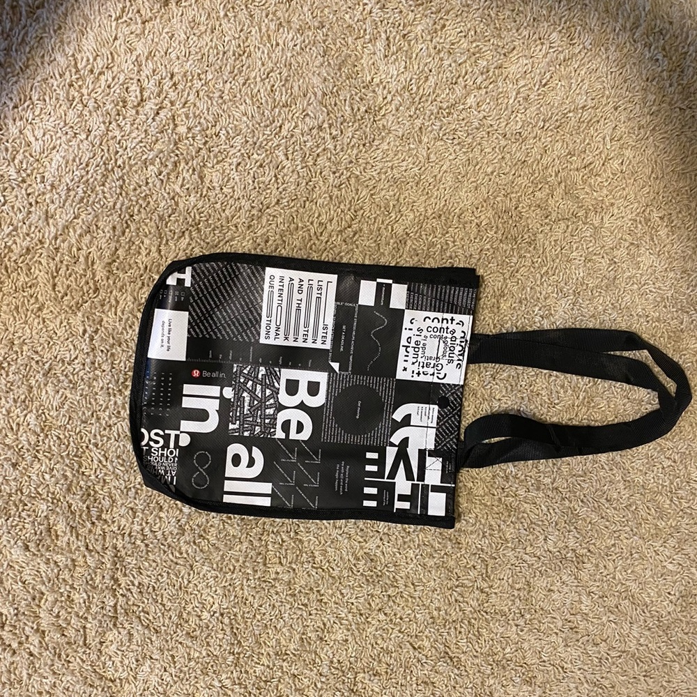 Lululemon bag